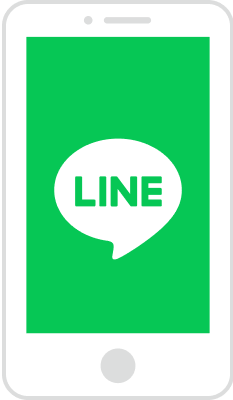 スマートフォンでLINEを開く